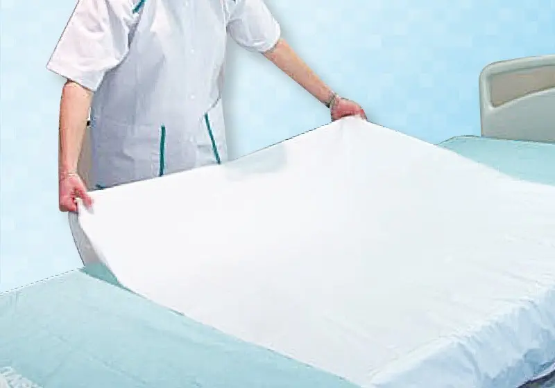 Alèse imperméable transversale pour matelas et matelas anti-escarres