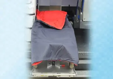 Enveloppe sac de couchage pour transport en brancard